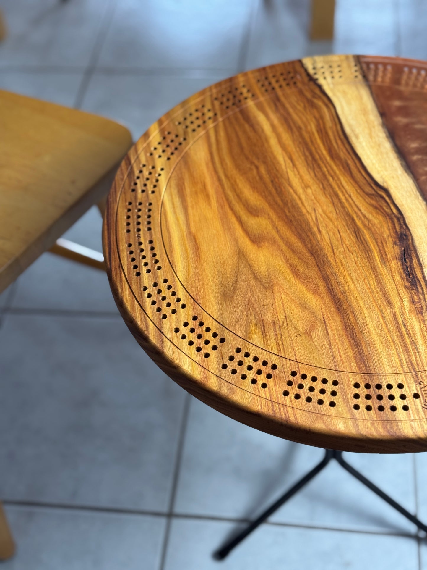 Cribbage table - Olive wood and bronze